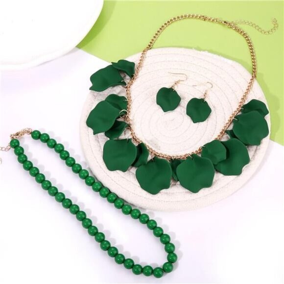 Flower Petal Necklace Earrings Set Green 3 piece jewelry set for spring - Picture 3 of 6